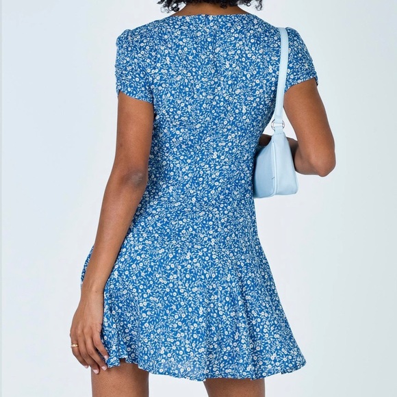 Sold - Picture 4 of 8